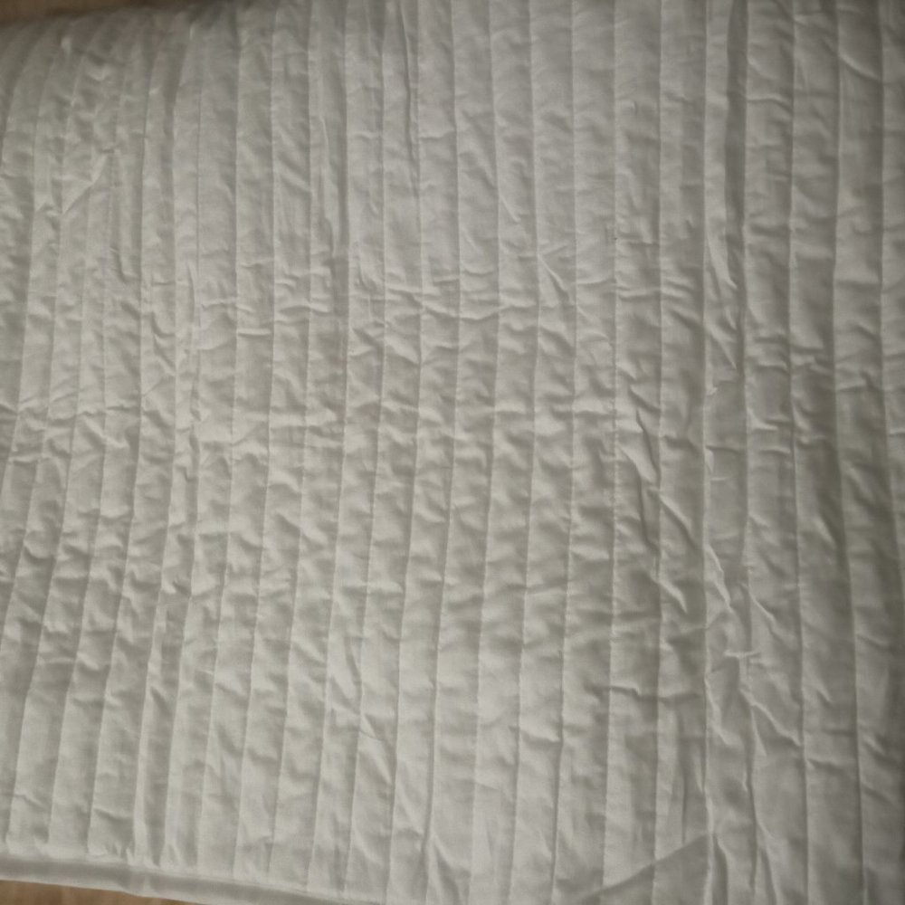 Twin size water heated mattress pad